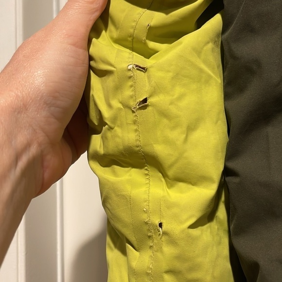 The North Face Youth Boys Insulated Jacket - Picture 8 of 11